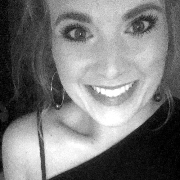 Meet your Posher, Jena - Picture 1 of 2